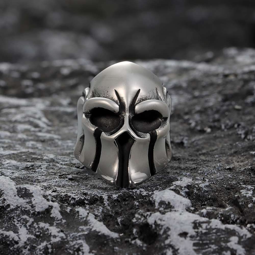 Sweeping Beard Skull Ring