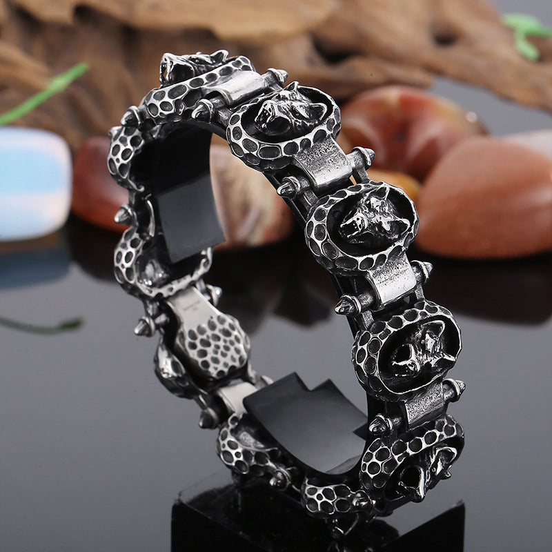 Hammer Pattern Round Shell Wolf Head Bracelet